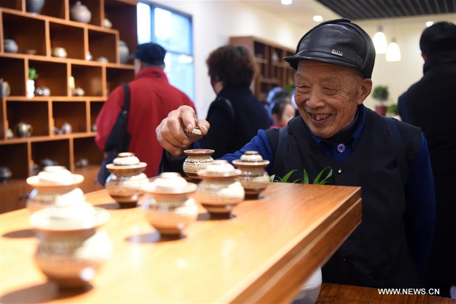 CHINA-CHONGQING-POTTERY MAKING-TOURIST TOWN (CN)