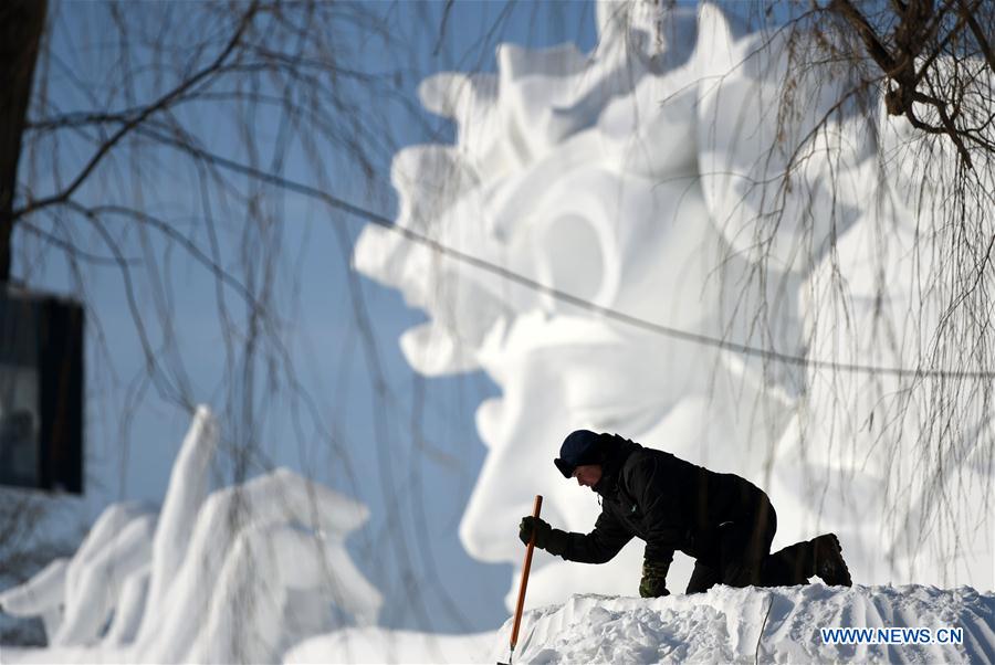 CHINA-HARBIN-SNOW SCULPTURE-COMPETITION (CN)