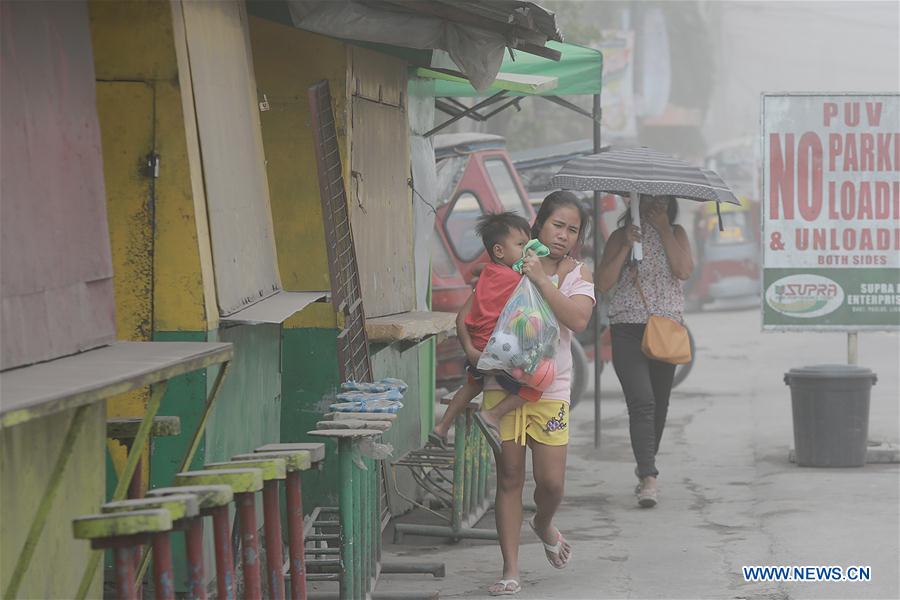 PHILIPPINES-ALBAY-MAYON VOLCANO-ERUPTION-ASH