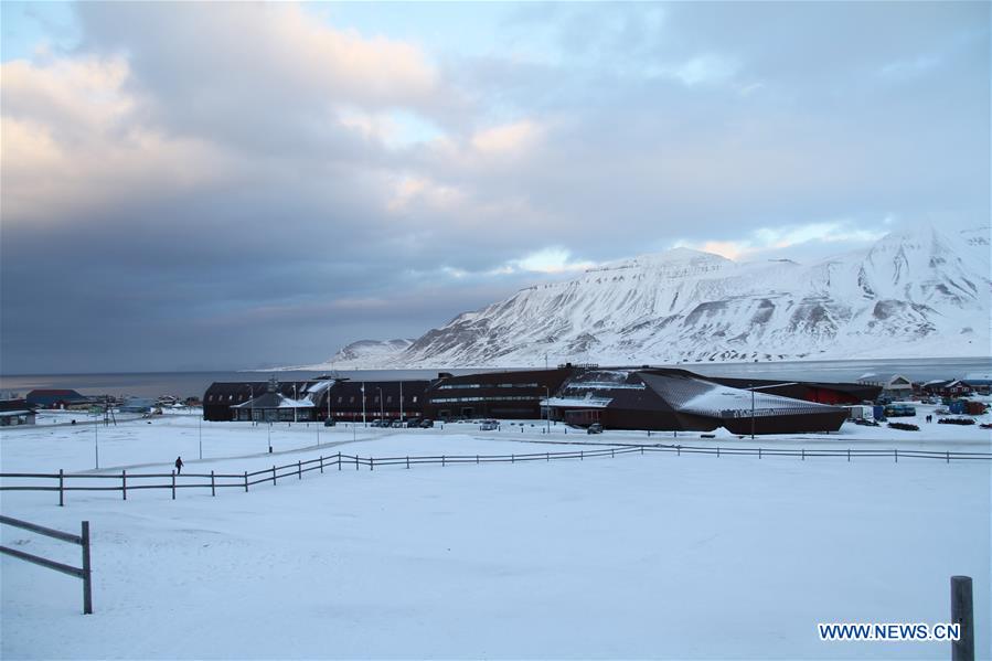 NORWAY-LONGYEARBYEN-SCENERY