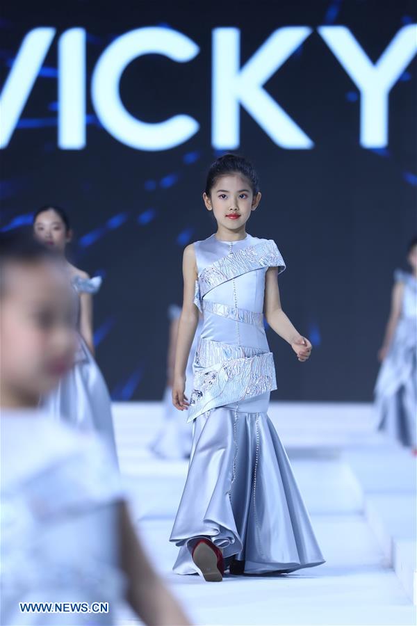 CHINA-BEIJING-FASHION WEEK (CN)