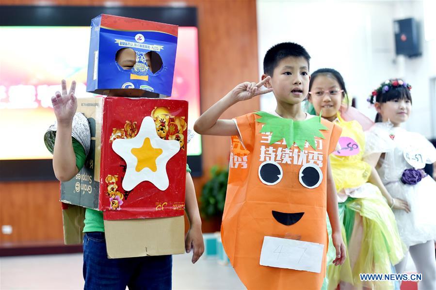 #CHINA-HEBEI-PRIMARY SCHOOL-FASHION SHOW WITH WASTES(CN)