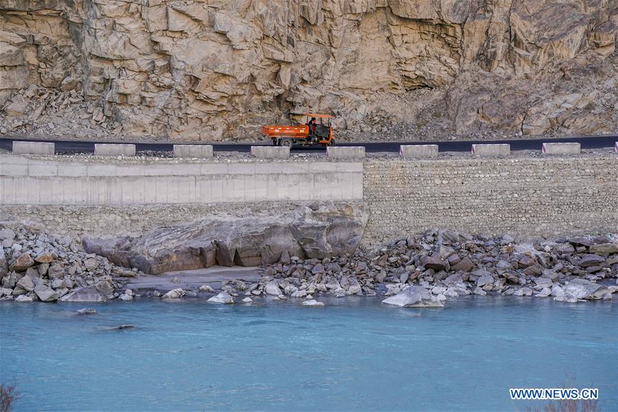 CHINA-XINJIANG-TAXKORGAN-ROAD CONSTRUCTION (CN)