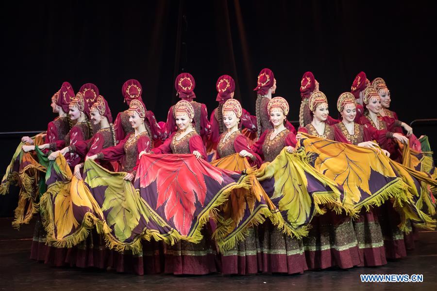 HUNGARY-BUDAPEST-RUSSIAN FOLK DANCE 