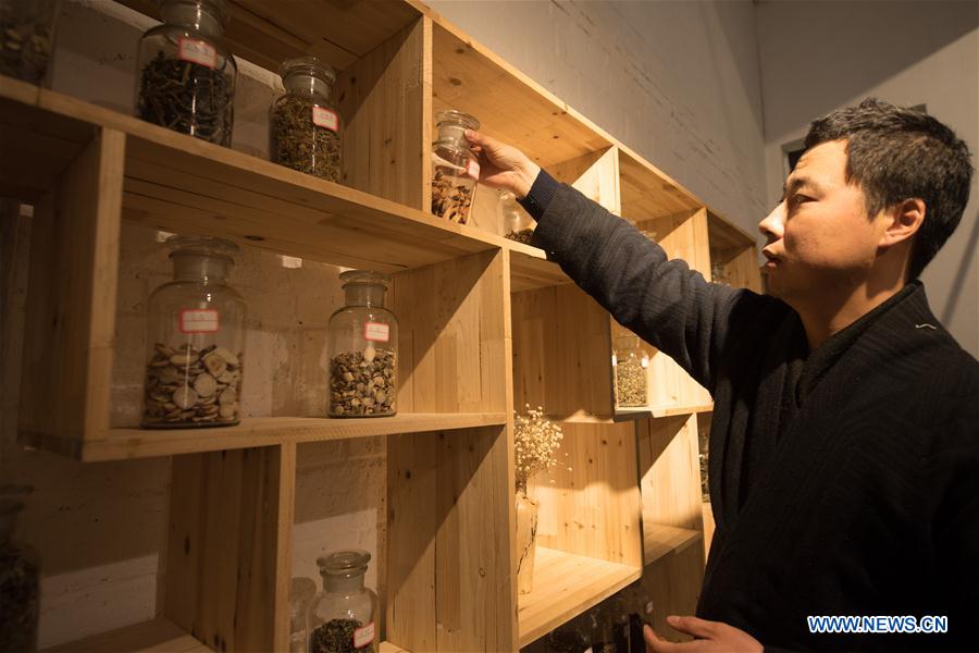 CHINA-ZHEJIANG-HUZHOU-INCENSE MAKER(CN)