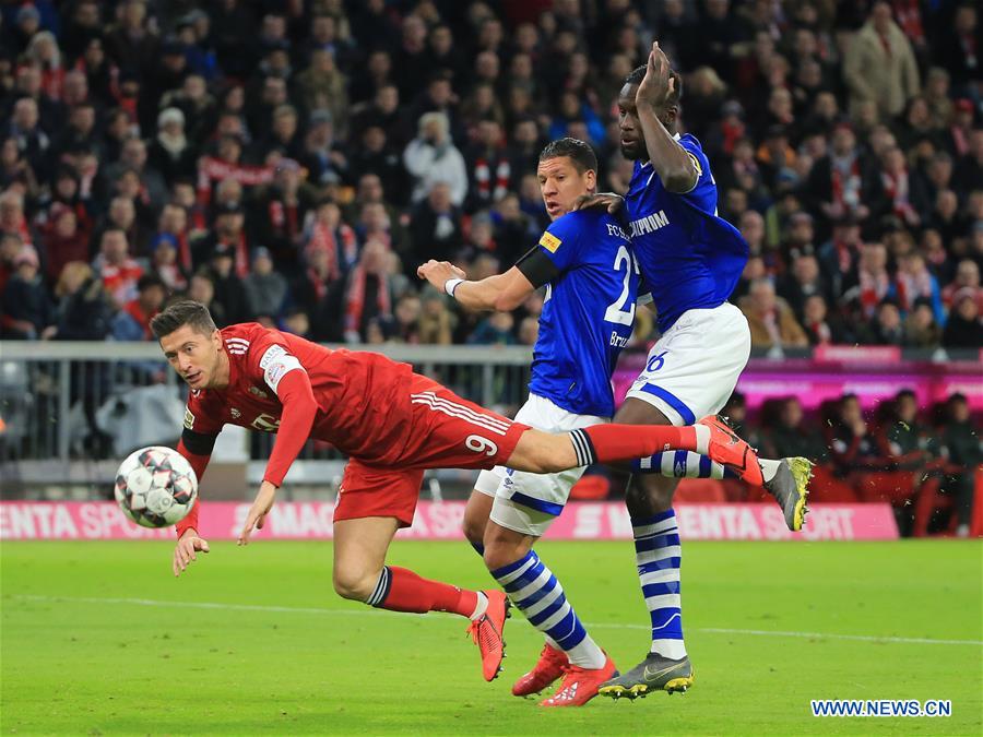 (SP)GERMANY-MUNICH-SOCCER-BUNDESLIGA-BAYERN MUNICH VS SCHALKE 04