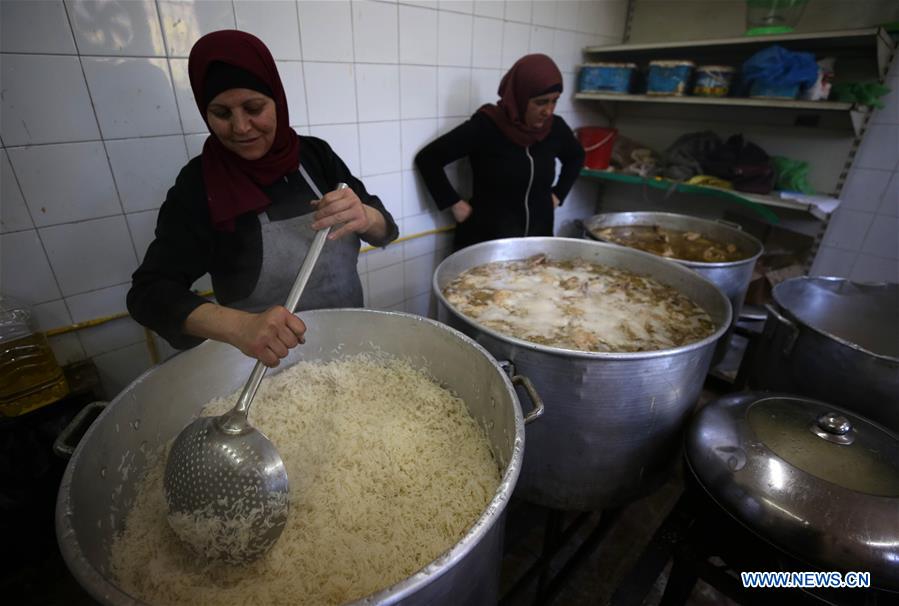 MIDEAST-NABLUS-RAMADAN-CHARITY