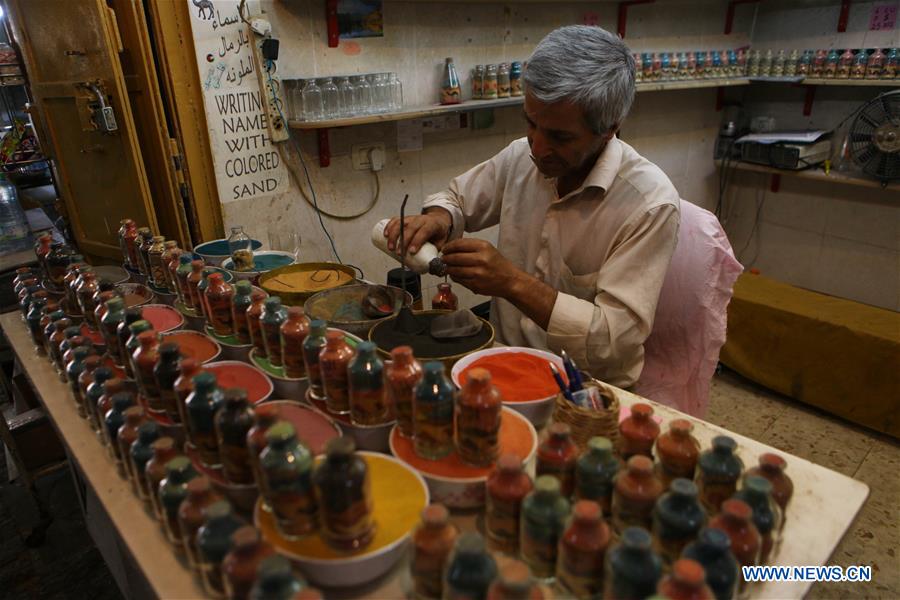 MIDEAST-HEBRON-HANDICRAFTS-SAND ART BOTTLES-SOUVENIRS