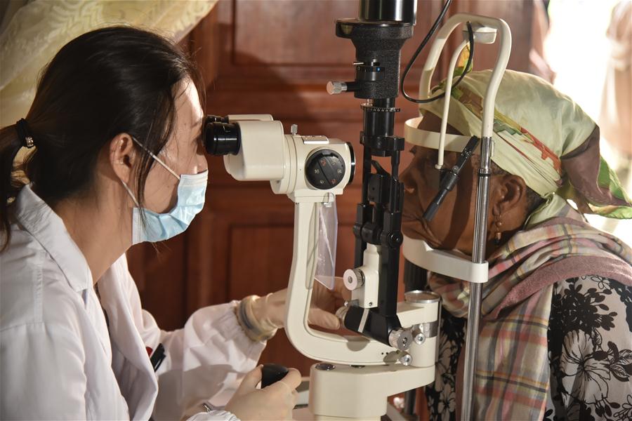 CAMEROON-MBALMAYO-CHINESE MEDICAL TEAM-FREE TREATMENT-MEAL