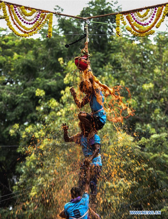 INDIA-MUMBAI-FESTIVAL-JANMASHTAMI