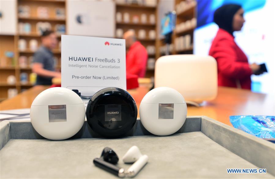 KUWAIT-FARWANIYA GOVERNORATE-CHINA-HUAWEI-EARPHONES-LAUNCH