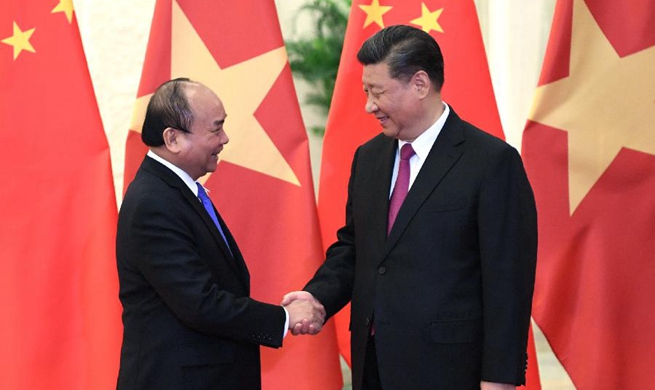 Xi meets Vietnamese PM