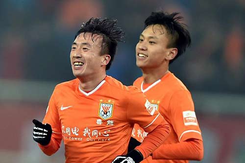 中超：山东鲁能主场2-0战胜长春亚泰