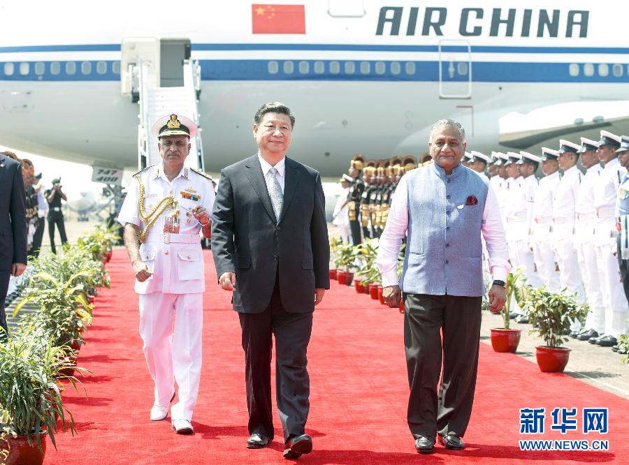 10月15日，国家主席习近平抵达印度果阿，应印度总理莫迪邀请，出席金砖国家领导人第八次会晤。 新华社记者谢环驰摄 